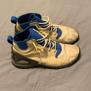 Nike boots outdoor hiking size 11